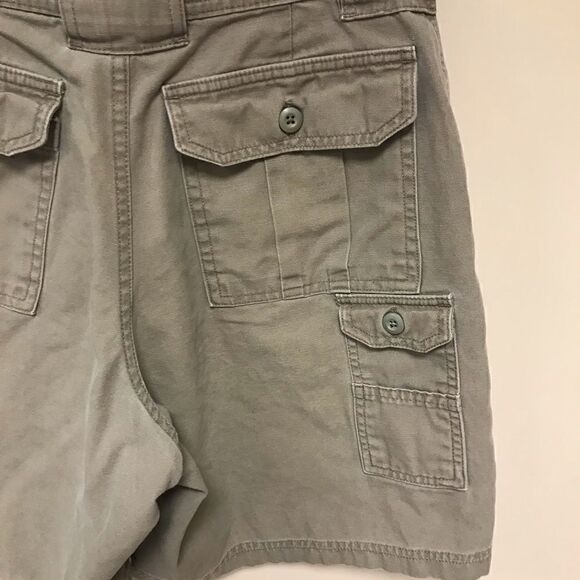 👠Cabelas cargo shorts.  Size 4 or 6 - Picture 4 of 5